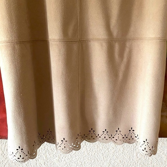 Liz Claiborne Suede High Waist Column Plisse Midi Tan Cutout Hemline Size… - Picture 8 of 12